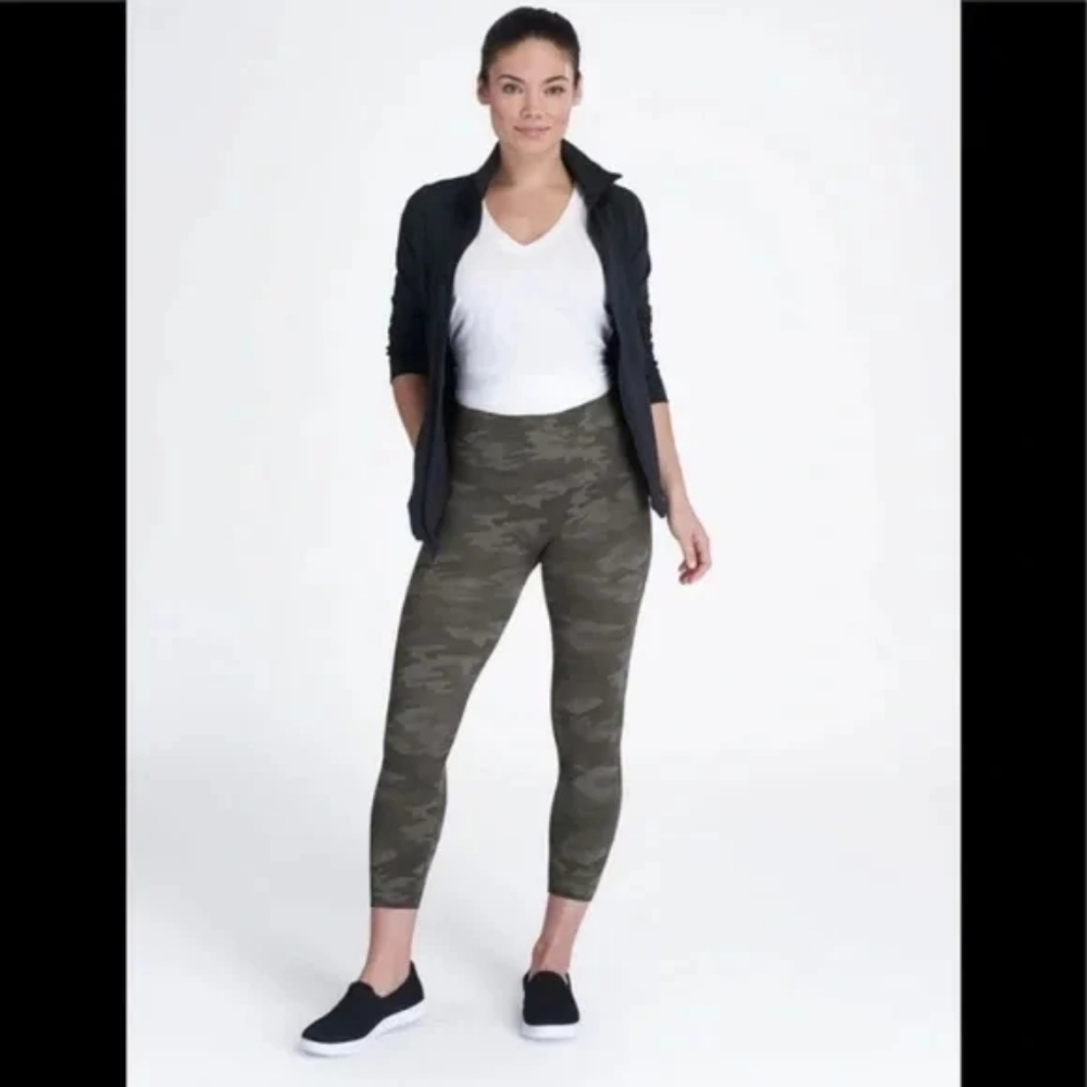 SPANX Look at Me Now Seamless Cropped Green Camo Leggings Size Medium